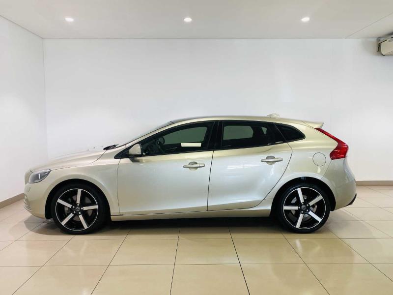 2016 Volvo V40 T3 Momentum