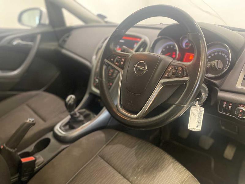 2015 Opel Astra
Hatch 1.4 Turbo Enjoy