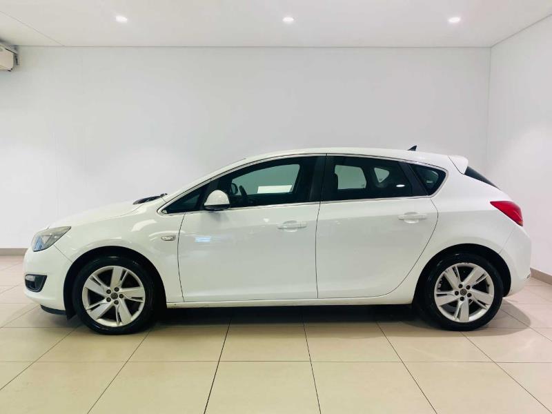 2015 Opel Astra
Hatch 1.4 Turbo Enjoy