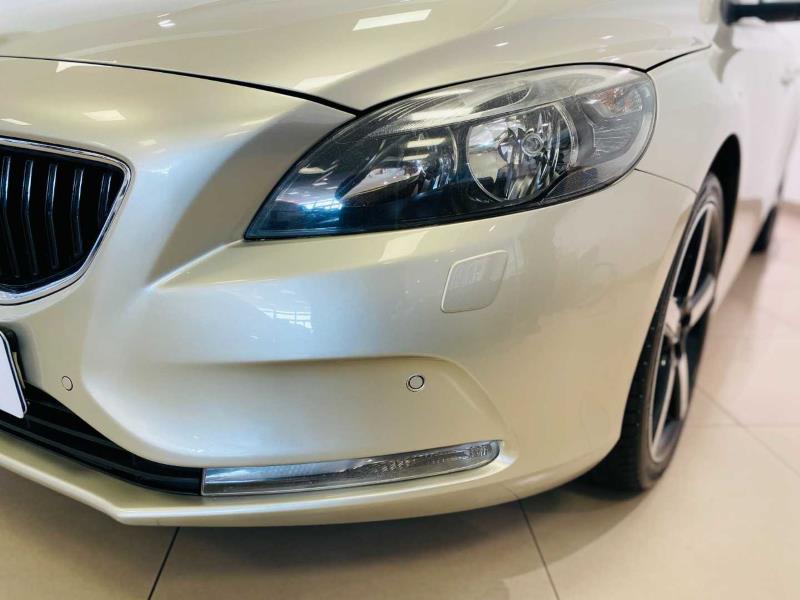 2016 Volvo V40 T3 Momentum