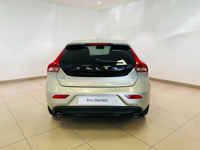 2016 Volvo V40 T3 Momentum